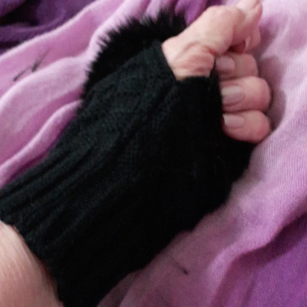Black Fingerless Gloves w/ Fur (faux) Trim